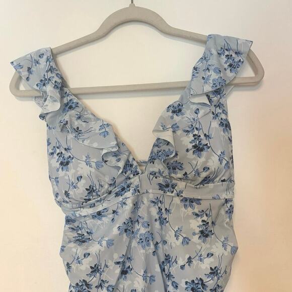 NWT A Pea in the Pod Ruffled Maternity Floral Swimsuit Light Blue Size S - Picture 2 of 7
